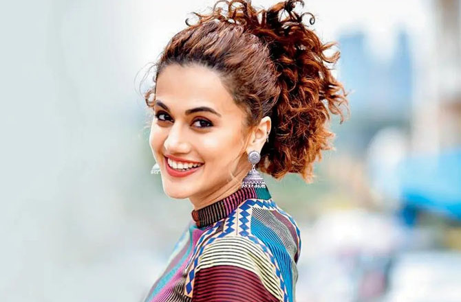 تاپسی پنو (Taapsee Pannu): ہندی، تیلگو اور تمل فلموں میں اپنی شناخت بنانے والی تاپسی نے اشوک وہار، دہلی کی ماتا جے کور پبلک اسکول سے ابتدائی تعلیم حاصل کی ہے جبکہ گرو تیگ بہادر انسٹی ٹیوٹ آف ٹیکنالوجی، ہری نگر سے کمپیوٹر سائنس اینڈ انجینئرنگ کی تعلیم مکمل کی ہے۔ گریجویشن کے بعد تاپسی پنو نے بطور سافٹ ویئر انجینئر کام کیا تھا۔ اداکاری کی دنیا میں قدم رکھنے سے قبل انہوں نے بطور سافٹ ویئر ڈیولیپر کام بھی کیا ہے۔